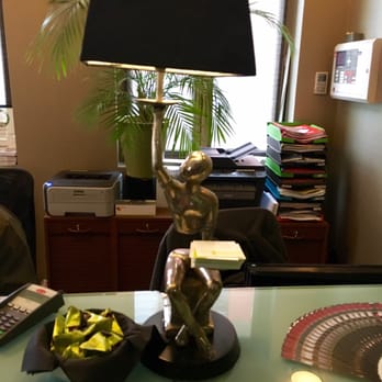 Le Fabe Hotel - Cool lamp with their business cards and mints - Hotels Near Me - Paris, 75