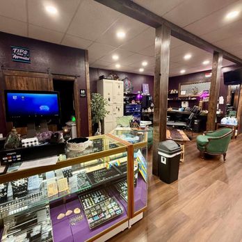 Purple Thistle Tattoo - Tattoo Near Me - Oelwein, Iowa Purple Thistle Tattoo - Tattoo Near Me - Oelwein, Iowa