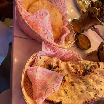 Rishtedar - NAAN and CHANA PINDI BATURA - Indian Near Me - Miami, Florida Rishtedar - NAAN and CHANA PINDI BATURA - Indian Near Me - Miami, Florida