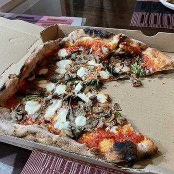 Cosecha Wood Fired Pizza - Margarita Pizza with Mushroom - Street Vendors Near Me - Tujunga , California