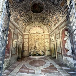 Schloss Hellbrunn - Schlosspark Hellbrunn - Inside the Neptune grotto