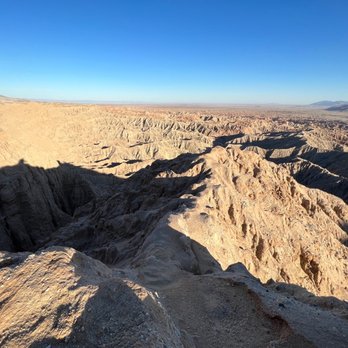 Font's Point Vista - Don't get too close :P - Hiking Near Me - Borrego Springs, California Font's Point Vista - Don't get too close :P - Hiking Near Me - Borrego Springs, California