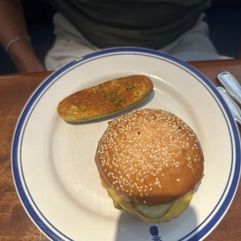 Hudson House - The Cheeseburger - Seafood Near Me - Irving, Texas