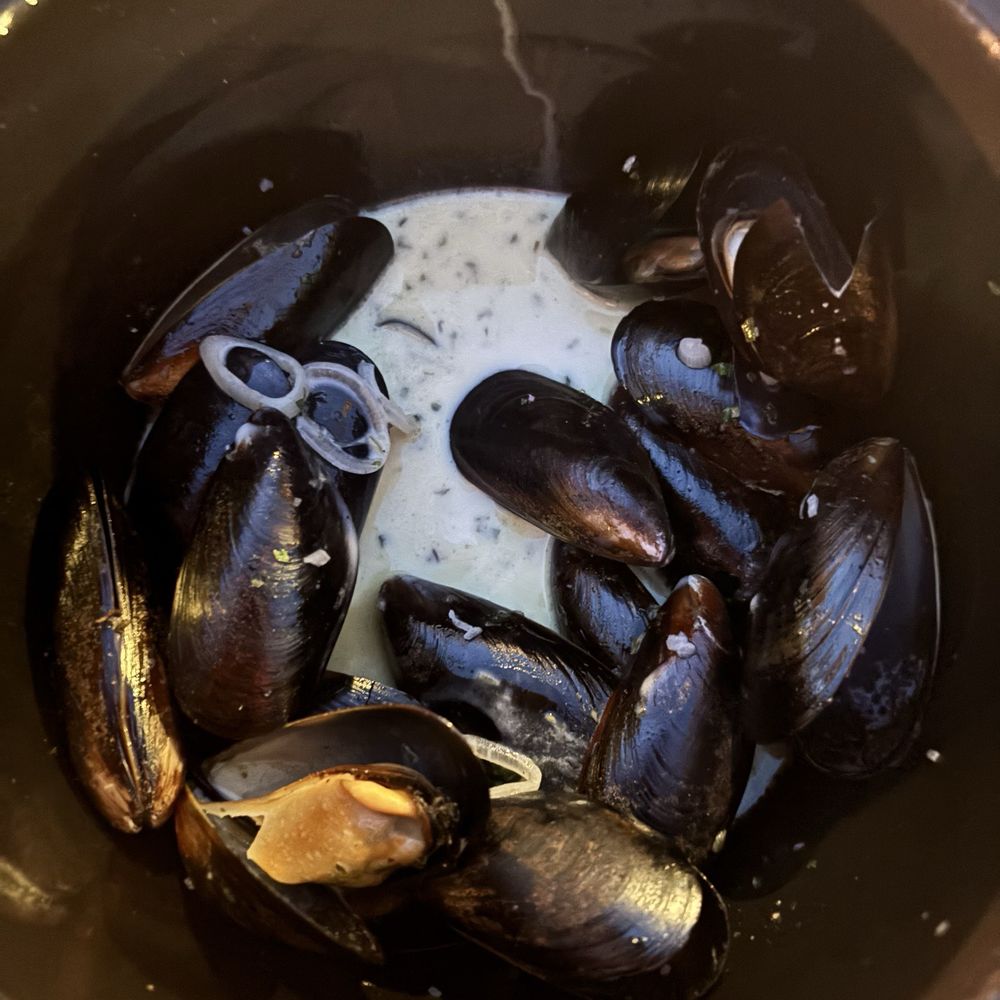 La Petite Iza - Moules Marinieres - French Near Me - Edmonton, Alberta
