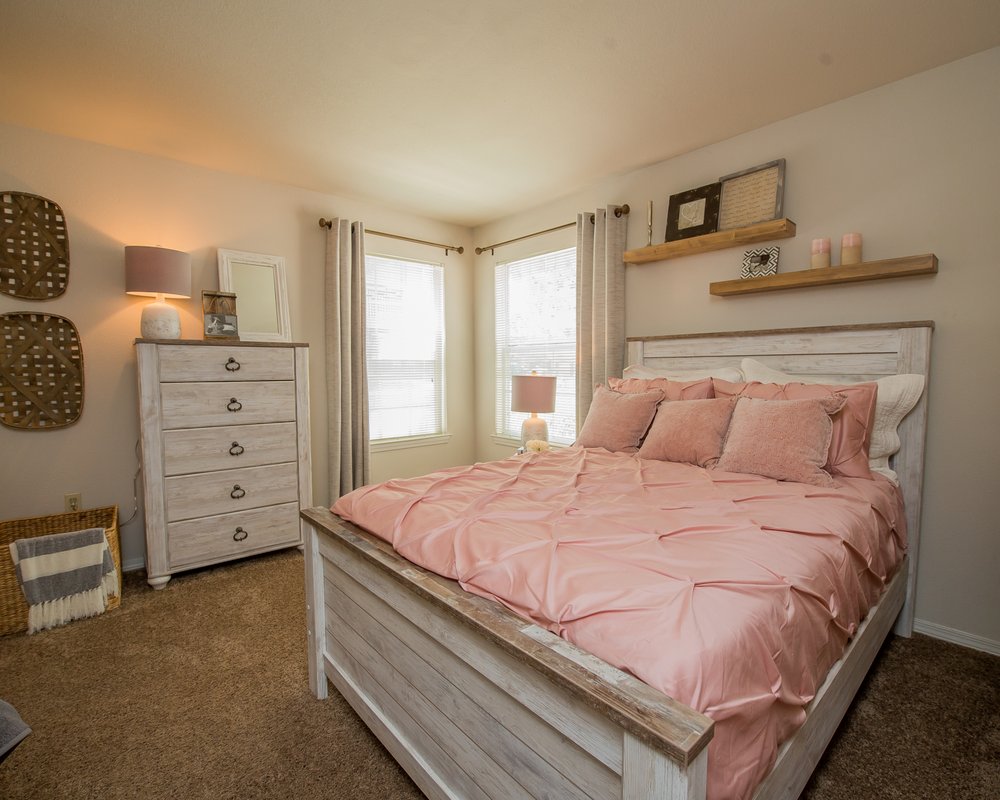 THE REMINGTON APARTMENTS 32 Photos 7272 E 37th St N, Wichita