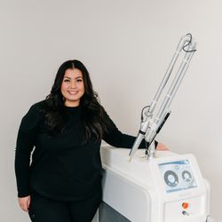 Body Bar Laser Clinic - Cheryl showcasing the PicoWay for Laser Tattoo Removal