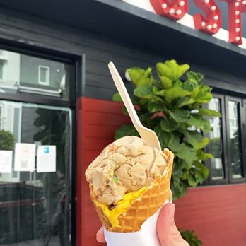 Red Rooster Overtown - Candy Land & Cornbread IceCream - Cocktail Bars Near Me - Miami, Florida Red Rooster Overtown - Candy Land & Cornbread IceCream - Cocktail Bars Near Me - Miami, Florida