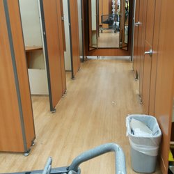 Burlington - Plenty of male and female dressing rooms? Check