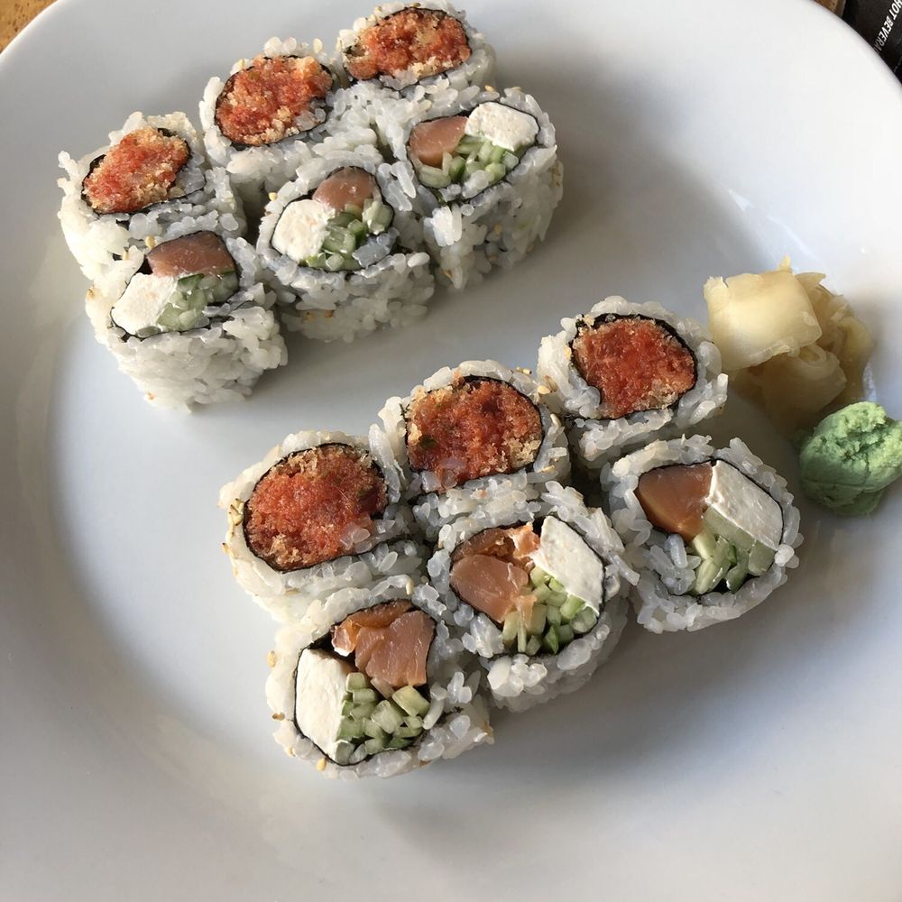 Spicy tuna and Philadelphia roll