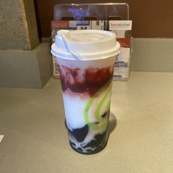 Green Shaker by Ten Ren - Strawberry Milk Icee - Bubble Tea Near Me - Walnut, California