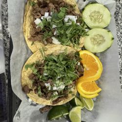 Asada tacos 2/5