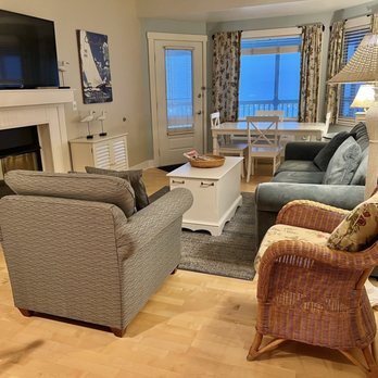 Edgewater Resort & Condominiums - Living room in the condo - Hotels Near Me - Ephraim, Wisconsin Edgewater Resort & Condominiums - Living room in the condo - Hotels Near Me - Ephraim, Wisconsin