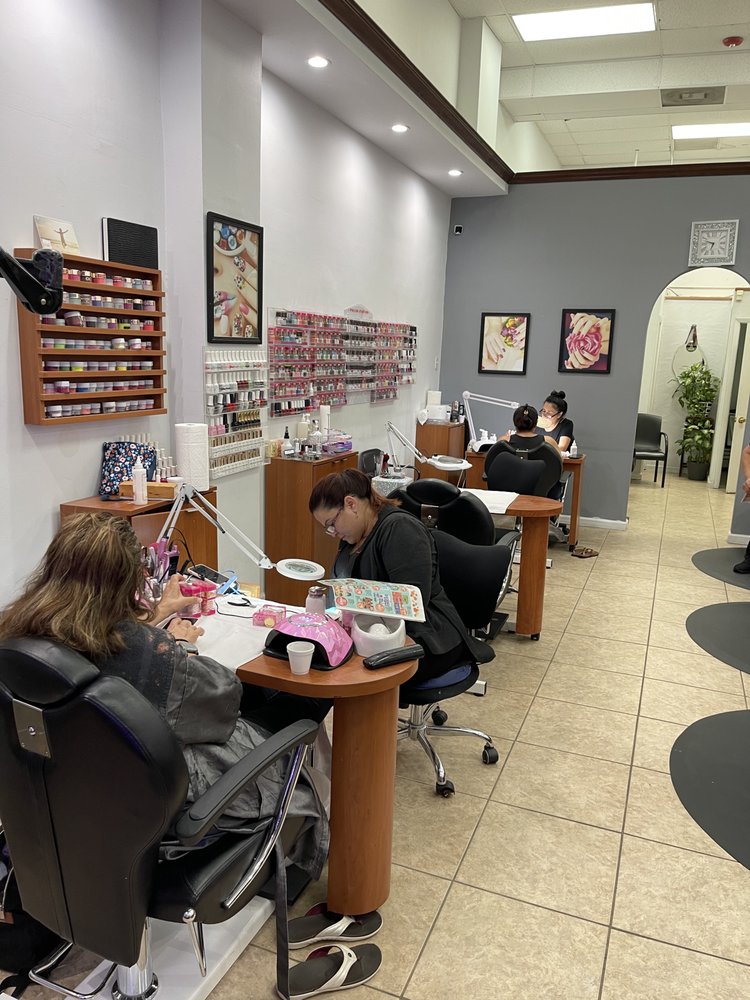 TIPTOP HAIR DESIGNS Request an Appointment 38 Photos 1201 SW 8th