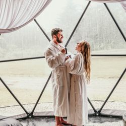 DayDreamer Domes - Couple at the Spa at DayDreamer