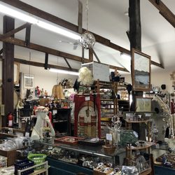 Punkins Patch Antiques Shop - Vast treasures!