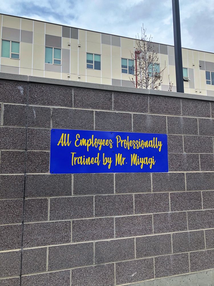 BUCKY’S CAR WASH Updated June 2024 15 Photos & 22 Reviews 5800 W