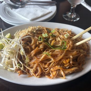 Maui Thai Bistro - Pork Pad Thai - Thai Near Me - Kihei, Hawaii