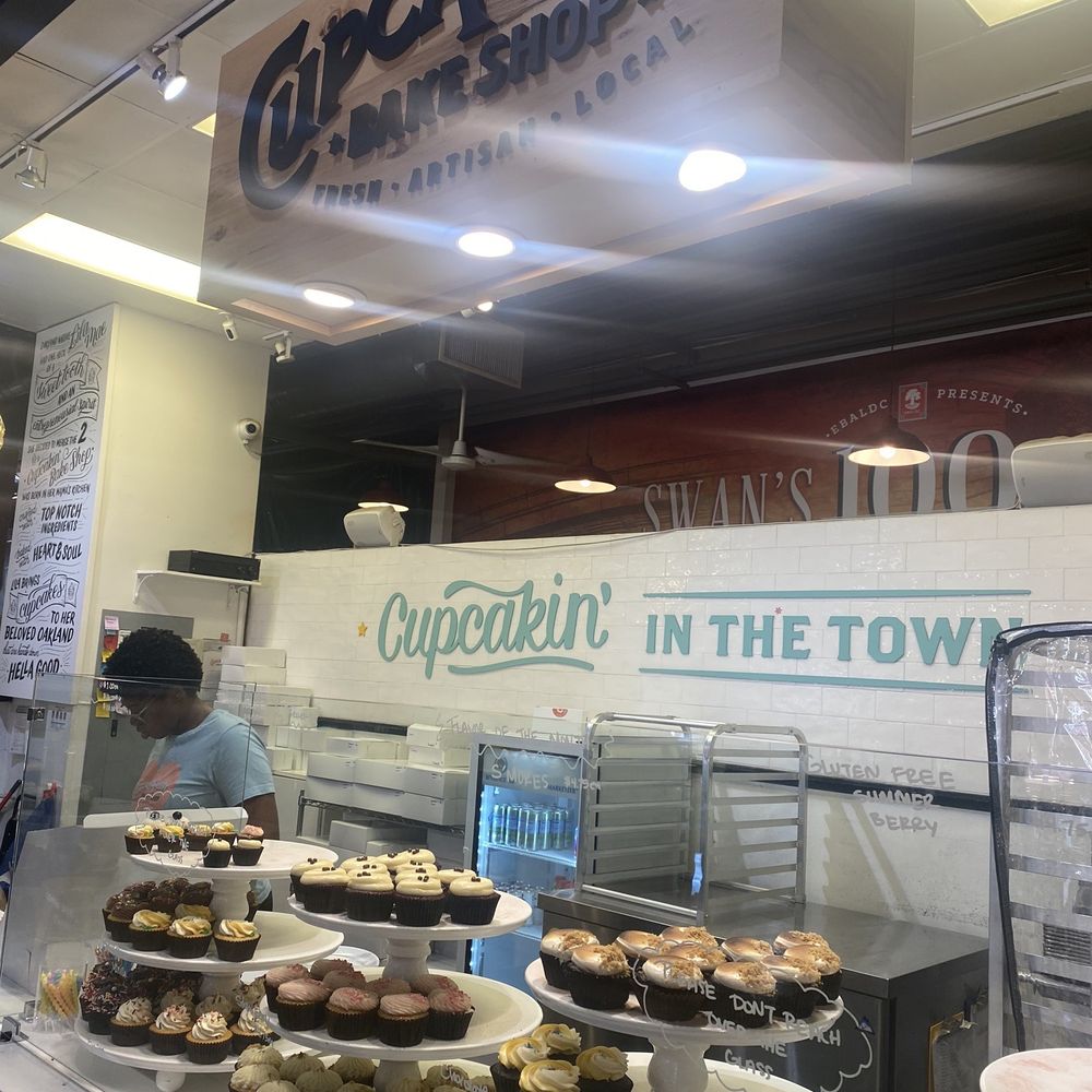 Cupcakin' Bake Shop - Cupcakes Near Me - Oakland, California