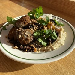 Mallo's - Falafel salad