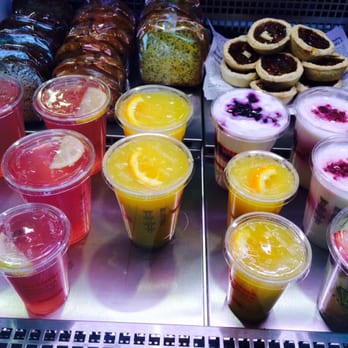 Presse Cafe - Fresh juice, smoke salmon, prosciutto, freshly baked croissants, yum! - Canadian (New) Near Me - Markham, Ontario