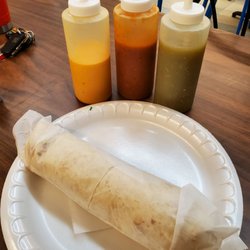 El Jazmin - Burrito and salsas