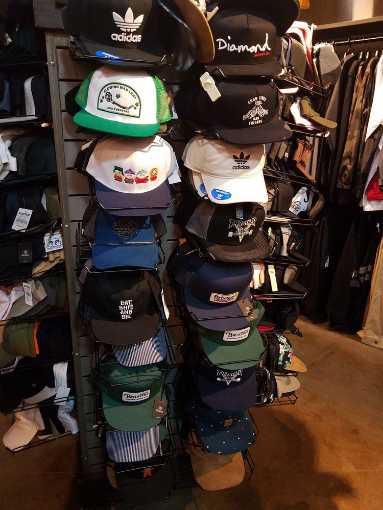 ZUMIEZ Updated September 2024 10 Photos & 29 Reviews 305 Sun