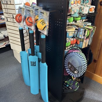 Makin Waves - Souvenir Shops Near Me - Palmer, Massachusetts