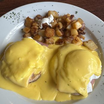 Red Boy Cafe - Eggs Benedict - Breakfast & Brunch Near Me - Oakland, California