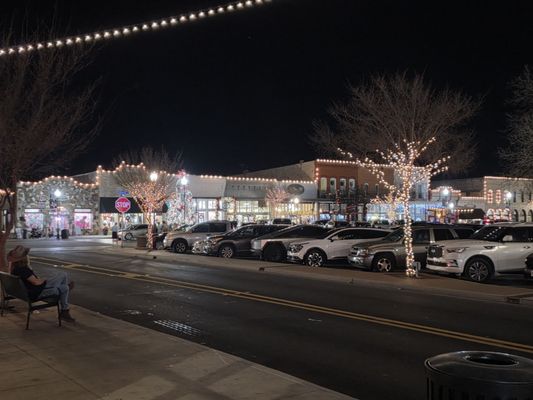 Eighteen Ninety Grille and Lounge by null