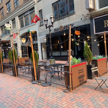 Sunberry Restaurant and Bar - outdoor seating - Cafes Near Me - Hartford, Connecticut Sunberry Restaurant and Bar - outdoor seating - Cafes Near Me - Hartford, Connecticut
