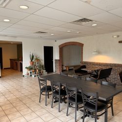Pitmasters Pizzeria - Dining room