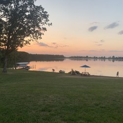 Shirley's Park & Country Retreat - Beach
