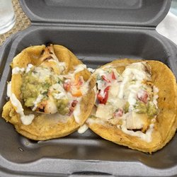 Volea Bar & Grill - Fish tacos are awesome! Got them to go