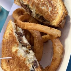 Pete's Patty Melt Basket