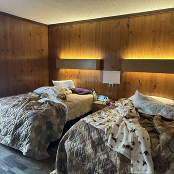 Lake Lowndes State Park - Bedroom with view of lake - Parks Near Me - Columbus, Mississippi Lake Lowndes State Park - Bedroom with view of lake - Parks Near Me - Columbus, Mississippi