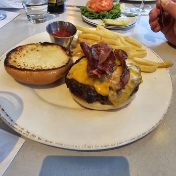 Bluewater Grill Seafood Restaurant & Market Carlsbad - Wagyu burger - Seafood Near Me - Carlsbad, California