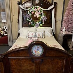 Victoria Mansion - Master Bedroom