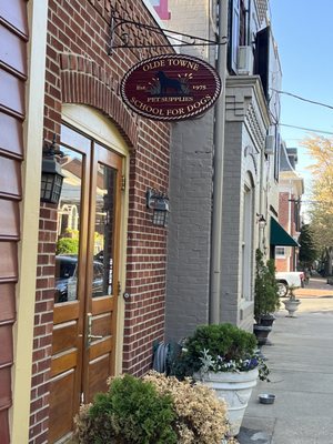 Olde Towne School For Dogs