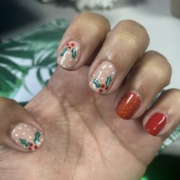 Holiday nails