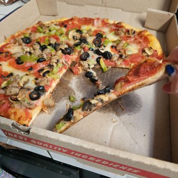 Pizza Show - Cardboard crust! - Pizza Near Me - Hawthorne, California