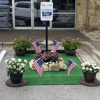 Tomlinson's - Memorial Day Fallen Soldier Tribute 5/25/20 - Pet Stores Near Me - Austin, Texas