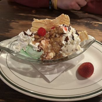Feast Italian Kitchen - Italian Ice Cream Sundae - Italian Near Me - Old Bridge, New Jersey