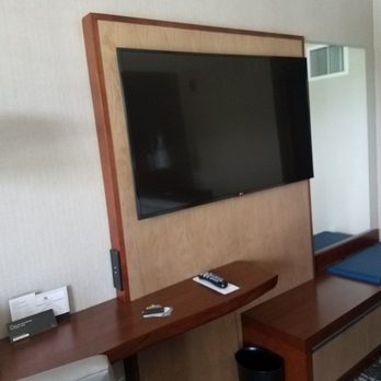 Boston Marriott Newton - Flatscreen on wall - Hotels Near Me - Newton, Massachusetts Boston Marriott Newton - Flatscreen on wall - Hotels Near Me - Newton, Massachusetts