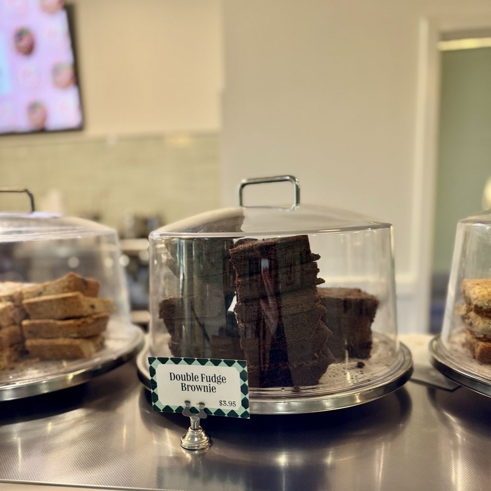 Magnolia Bakery - Double Fudge Brownie - Bakeries Near Me - Chicago, Illinois
