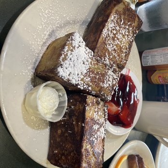 Flappy Jack's Pancake House - Stuffed French Toast w/ Strawberry Compote - Pancakes Near Me - Orange, California