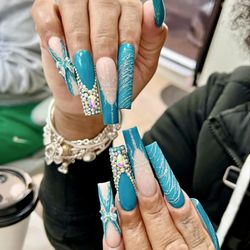 V1 Nails
