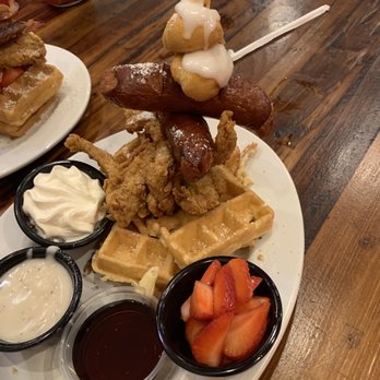 Maple Leaf Diner - Chicken, Sausage, gravy and Waffles - American Near Me - Dallas, Texas