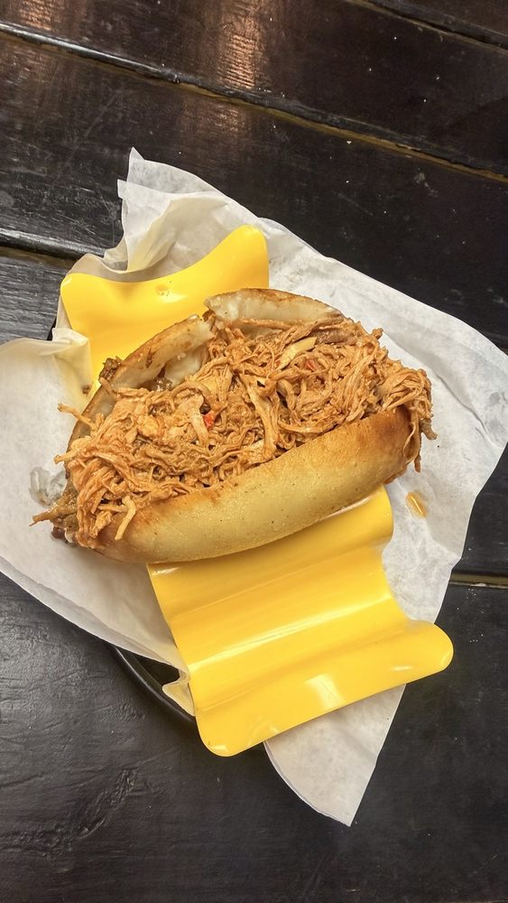 Arepas Maita Logo