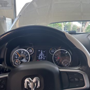 Oilstop Drive Thru Oil Change - Getting my windshield clean included with my oil change service - Oil Change Stations Near Me - Norwalk, California