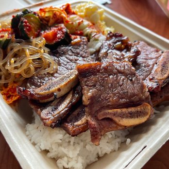 Me's BBQ - #1 Kalbi with rice, macaroni, kimchi, cucumbers, and japchae - Korean Near Me - Honolulu, Hawaii